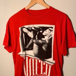 Tow in the shirt. Wifey brand new. Fitted